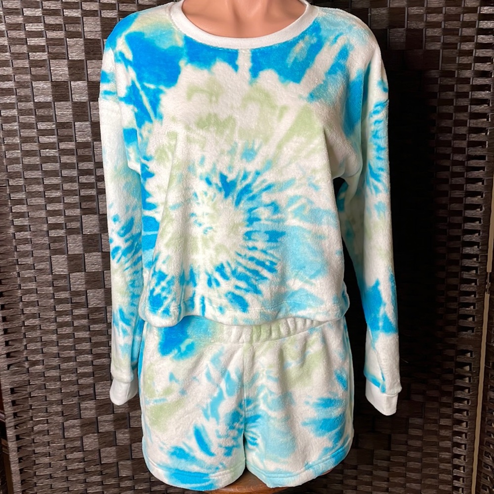 2 PC SUPER SOFT•FAUX FUR•TIE DYE LOUNGE SET